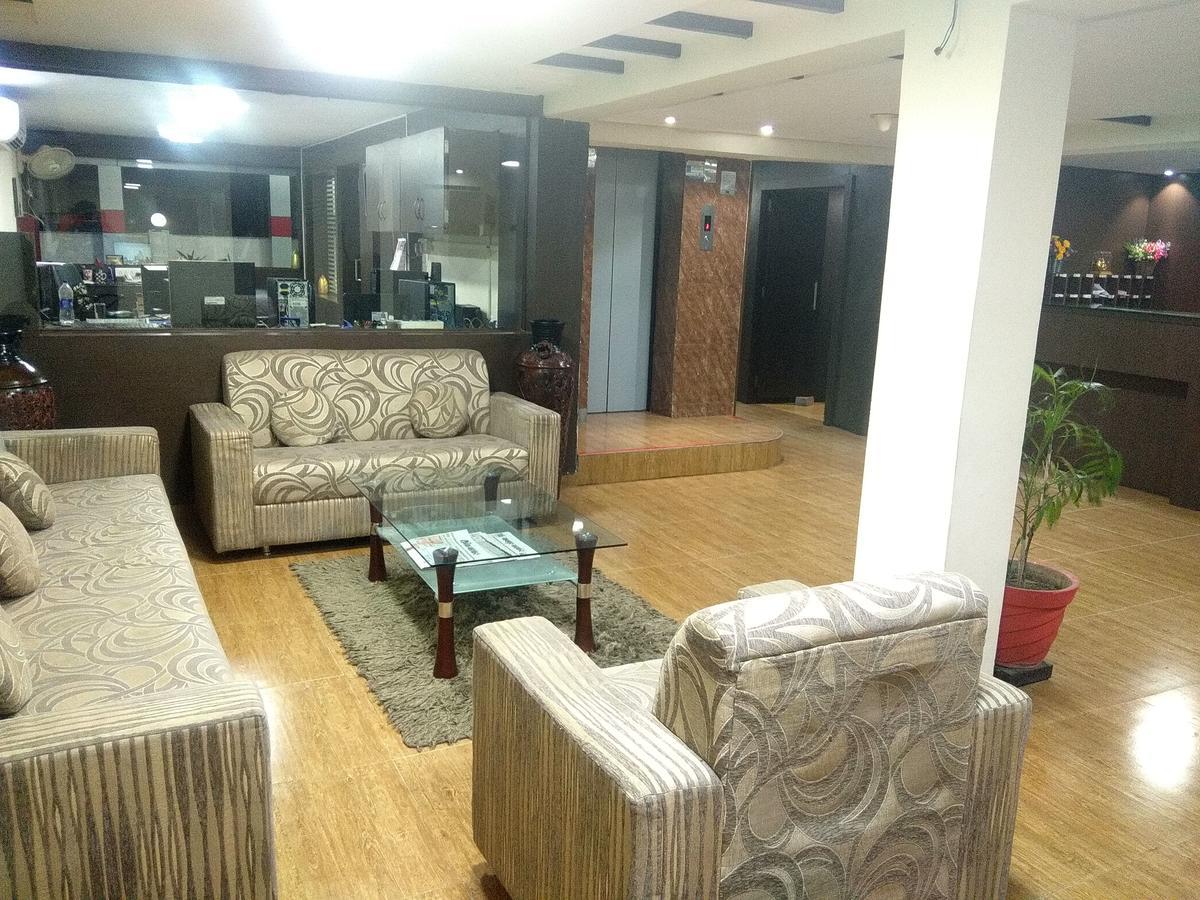 Hotel Royal Regency Bori  Exterior foto