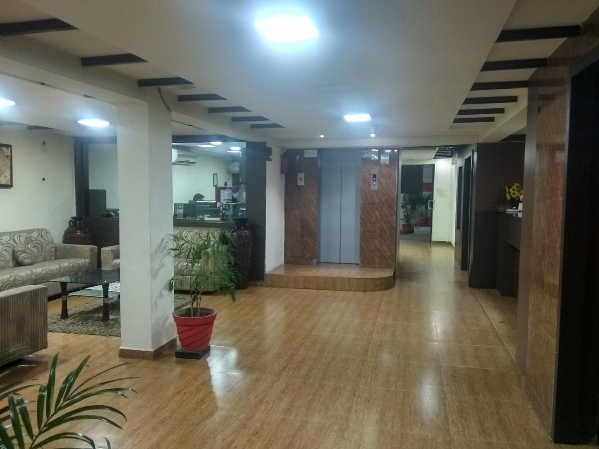 Hotel Royal Regency Bori  Exterior foto